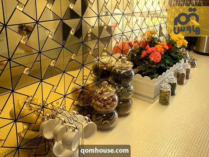 تصویر آینه دکوراتیو کاشی